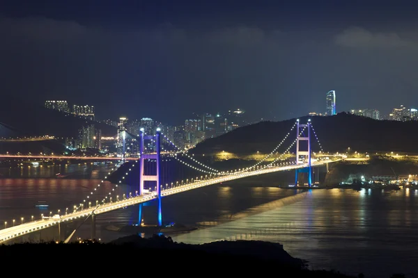 Hong Kong ponti di sorvolo moderni di notte — Foto Stock