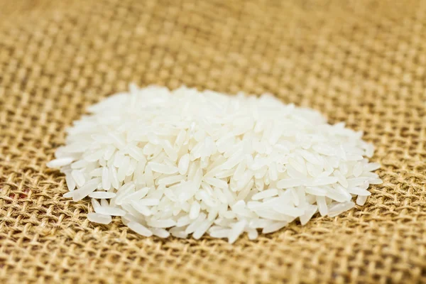 Рис на ткани — стоковое фото