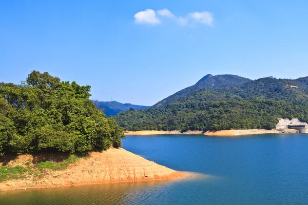 Sjön landskap i hong kong — Stockfoto