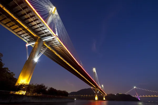 Гонконгские мосты ночью — стоковое фото