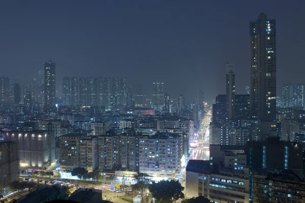 Hong kong Innenstadt bei Nacht mit Hochhäusern — Stockfoto