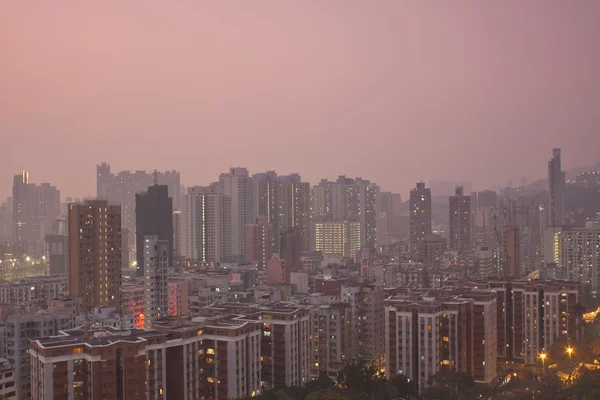 Hong Kong'da kirli hava gün batımında downtown — Stok fotoğraf