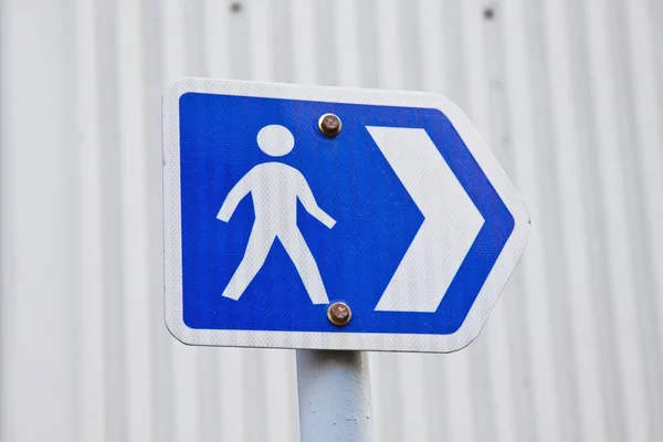 Znak drogowy dla pieszych — Zdjęcie stockowe