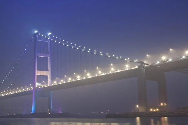 Tsing Ma Bridge em Hong Kong na névoa — Fotografia de Stock