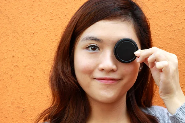 Mujer asiática cubriendo sus ojos —  Fotos de Stock