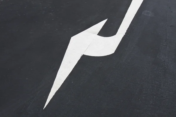 Turn right sign on the ground — Stock Photo, Image