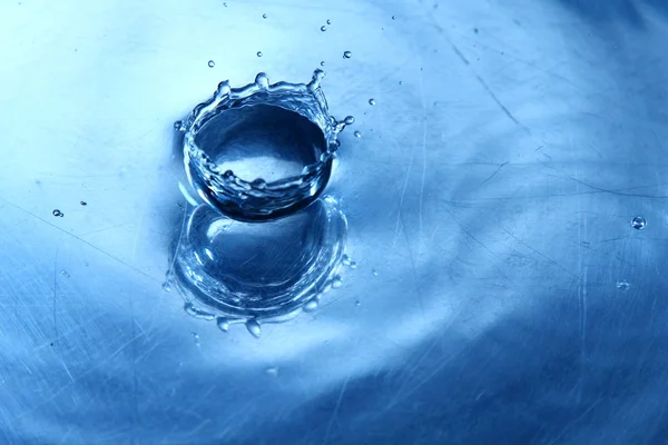 stock image Water droplet to splash of water