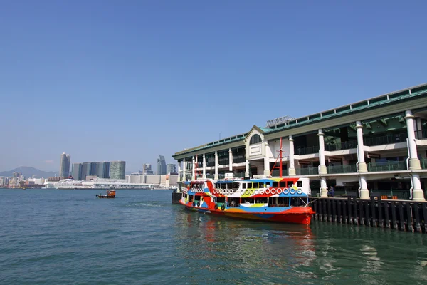 Star Ferry en Hong Kong a lo largo de Victoria Harbour — Foto de Stock