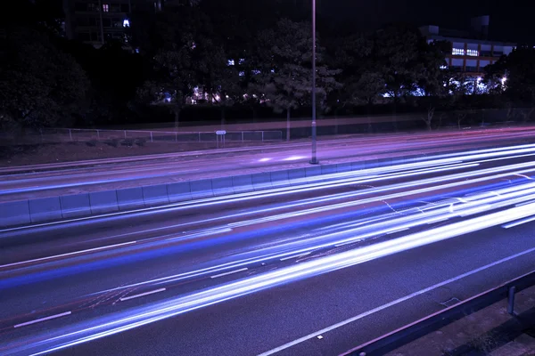 Verkehr auf der Autobahn von Hongkong in der Nacht — Stockfoto
