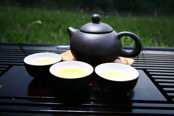 Čínská čajová sada s čajem hrnce — Stock fotografie