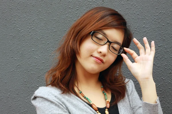 Asiatiska affärskvinna med glasögon — Stockfoto