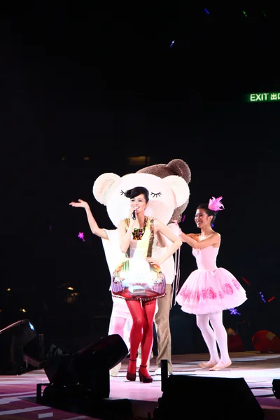 Gigi leung konsert på scenen 2011 — Stockfoto