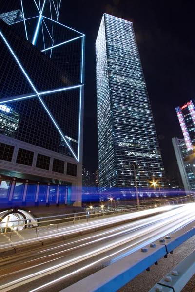 Tráfico por el centro de Hong Kong por la noche —  Fotos de Stock