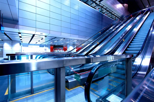 Moving escalator in blurred motion — Stock Photo, Image