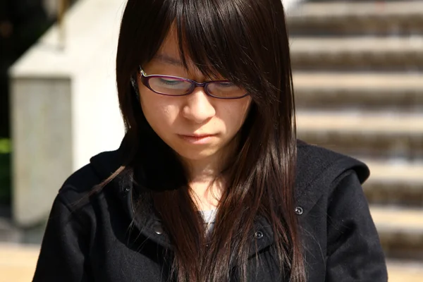 Asiatisk ledsen tjej — Stockfoto