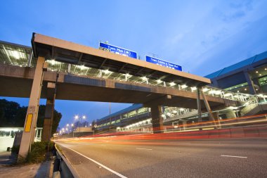 hong Kong yolu boyunca trafik