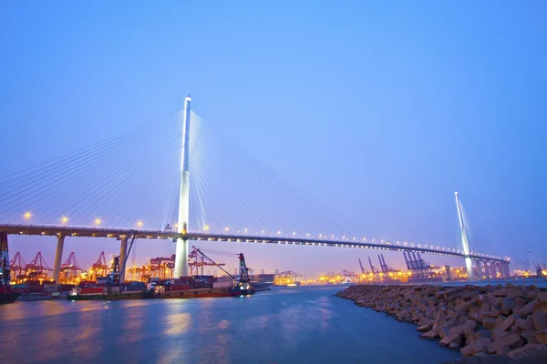 Гонконгский мост на закате — стоковое фото
