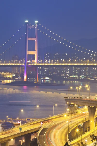 Tsing Ma Bridge em Hong Kong com fundo de estrada — Fotografia de Stock