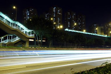 Geceleyin hong Kong karayolu trafik