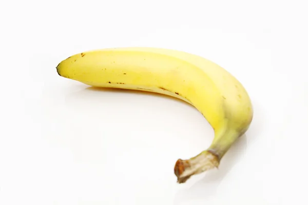Banane isolée sur fond blanc — Photo