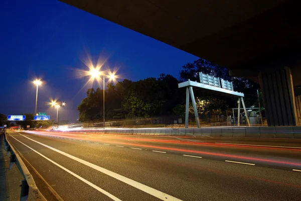 Provoz v dálnici hong kong v noci — Stock fotografie