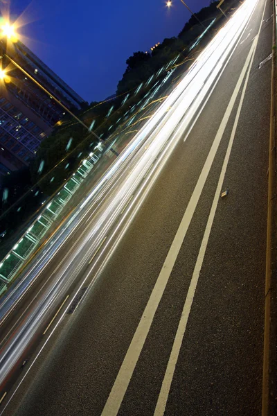 Nachts reger Verkehr in Hongkong — Stockfoto