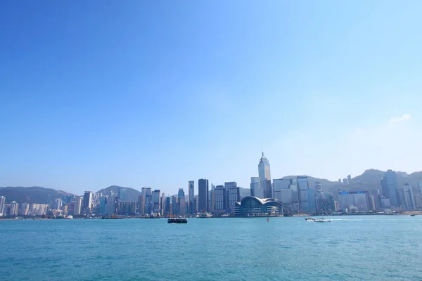 Гонконгский горизонт вдоль побережья — стоковое фото