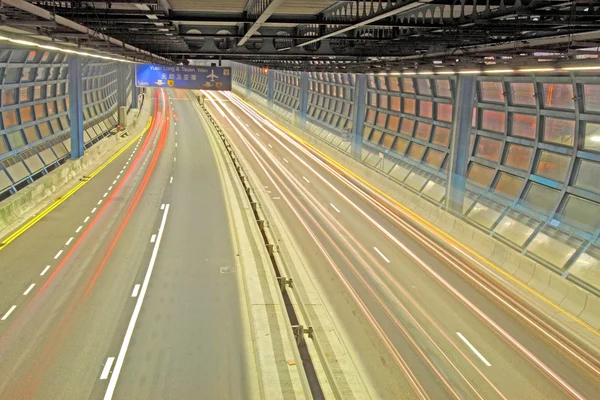 Trafic de tunnels à Hong Kong la nuit — Photo