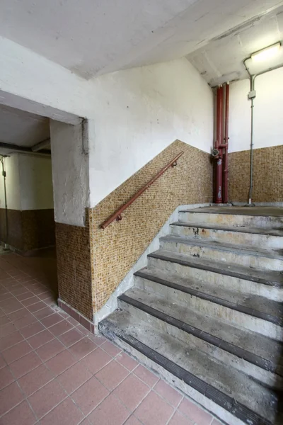 Escadas na propriedade imobiliária de Hong Kong — Fotografia de Stock