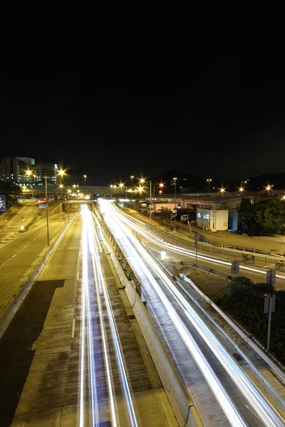 Trafik i Hong kong på natten — Stockfoto