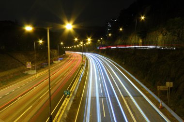 Geceleri yoğun trafik-hong Kong