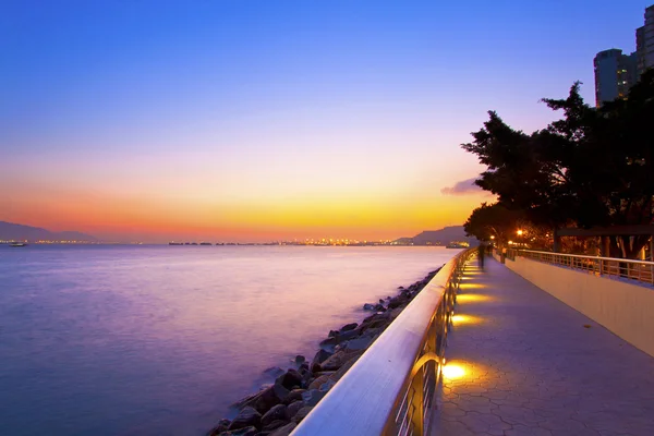ดวงอาทิตย์ตกตามชายหาดในฮ่องกง — ภาพถ่ายสต็อก