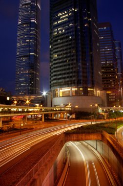 Hong Kong 'da gece trafiği