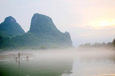 yangshuo guilin, Çin'in güzel karstik dağ manzarası