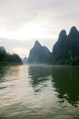 yangshuo guilin, Çin'in güzel karstik dağ manzarası