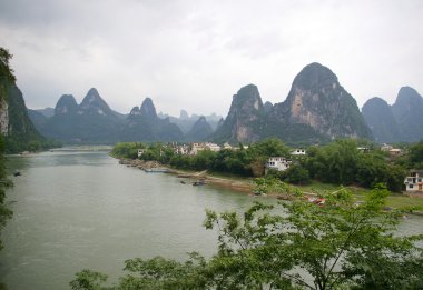 yangshuo guilin, Çin'in güzel karstik dağ manzarası