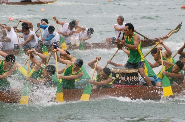 Dragon boat race in Tung Ng Festival, Hong Kong — Stock Photo, Image