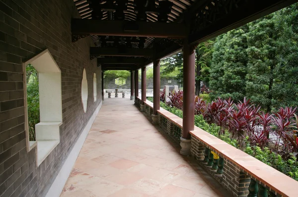 Korridoren i kinesisk trädgård — Stockfoto