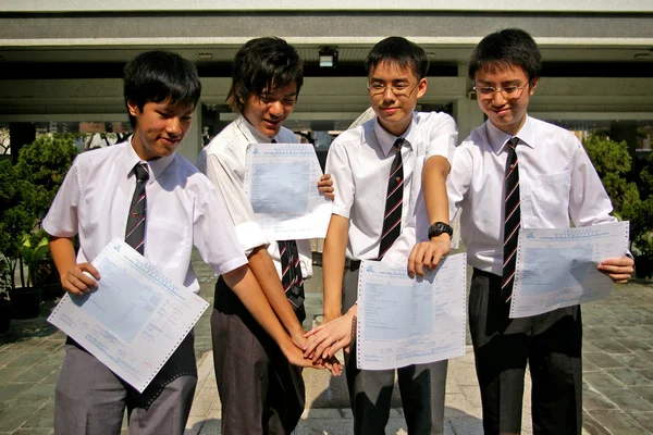 香港中学会考释放结果在香港 — 图库照片