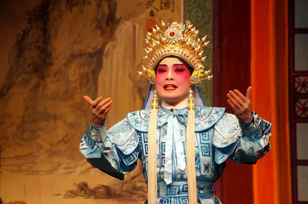 Ópera cantonesa en el festival de la linterna agua mui wo, hong kong —  Fotos de Stock