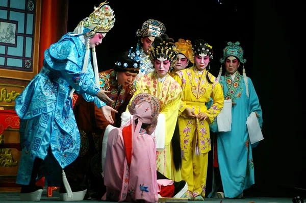 Kantonesiska operan i mui wo vatten Lanternafestival, hong kong — Stockfoto