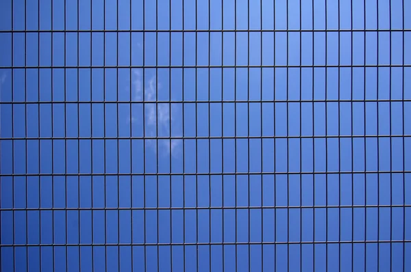 Rede sob o céu azul — Fotografia de Stock