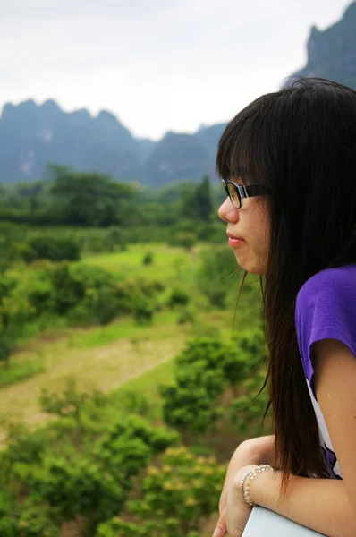 Asijské ženy myslí venkovní — Stock fotografie