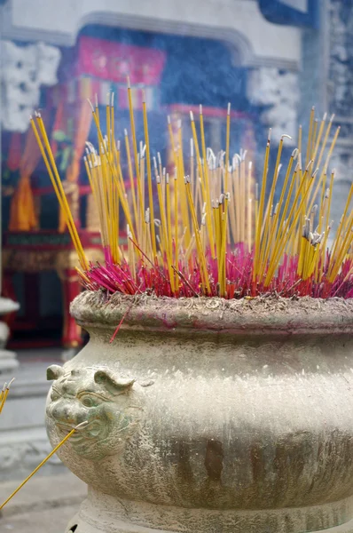 Rökelsen i ett tempel — Stockfoto