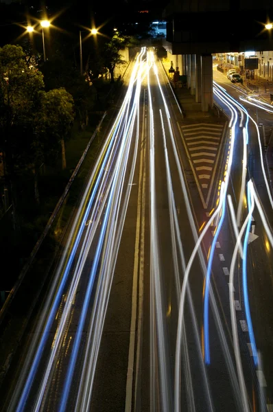 夜の香港での交通は — ストック写真