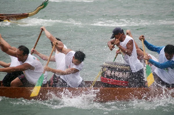 香港でのドラゴン ボートのレース — ストック写真