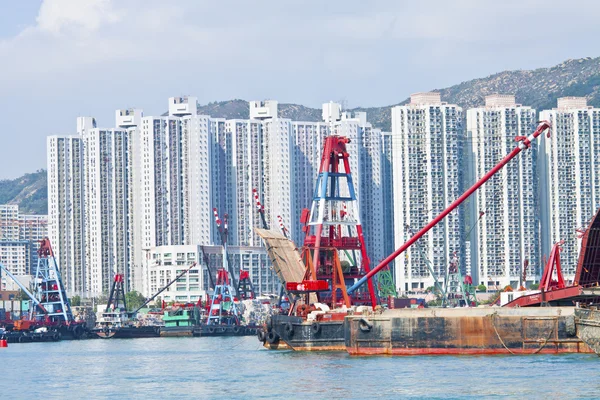 Χονγκ Κονγκ πολυκατοικίες κατά μήκος της ακτής — Φωτογραφία Αρχείου
