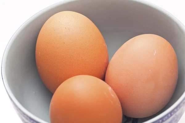 Eier in einer Schüssel — Stockfoto
