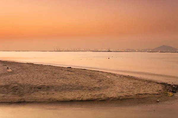 Sunset längs kusten i hong kong — Stockfoto