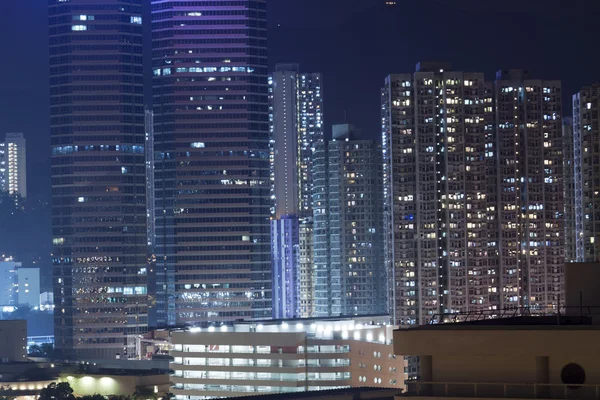 Hongkongs leiligheter om natten – stockfoto
